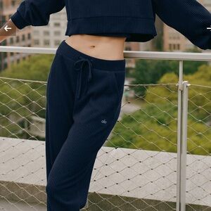 ALO Yoga Ribbed High-Rise Joggers in Navy Blue